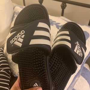 *LIKE NEW* Adidas Slides
